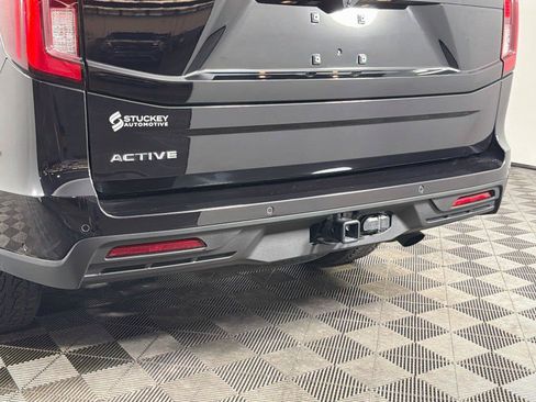 Used 2025 Ford Expedition Active AWD/4WD image 39