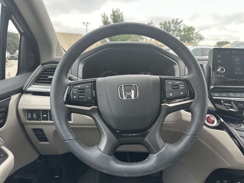 Certified 2026 Honda Odyssey Touring image 22