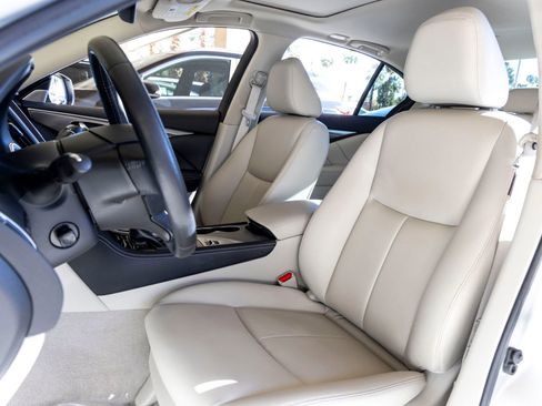 Used 2017 INFINITI Q50 3.0t Premium w/ 3.0T Premium Plus Package image 16