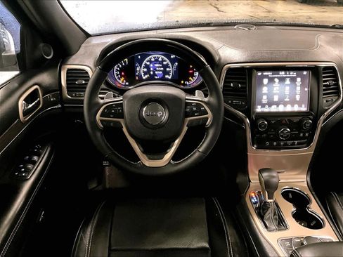 Used 2017 Jeep Grand Cherokee Overland image 18