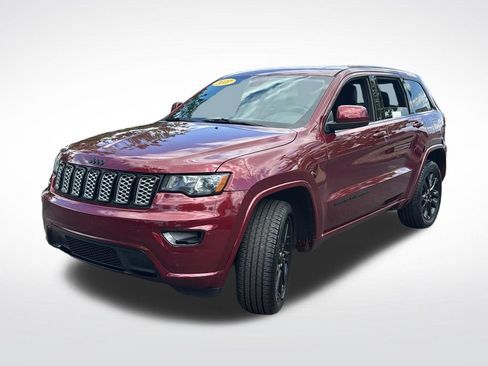 Used 2017 Jeep Grand Cherokee Altitude AWD/4WD image 3