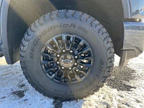 Used 2020 Chevrolet Silverado 2500 High Country w/ Z71 Off-Road Package image 27