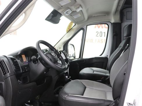 Used 2025 RAM ProMaster 2500 w/ Convenience Group FWD image 8