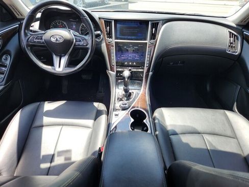 Used 2018 INFINITI Q50 Luxe w/ Essential Package (3.0T Luxe) image 9
