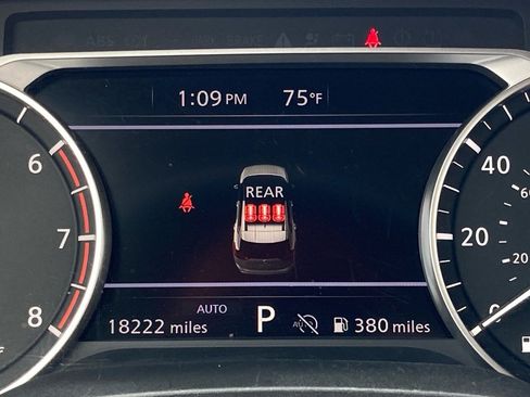 Used 2024 Nissan Rogue SV image 14