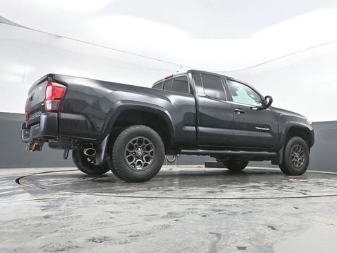 Used 2018 Toyota Tacoma SR5 image 40