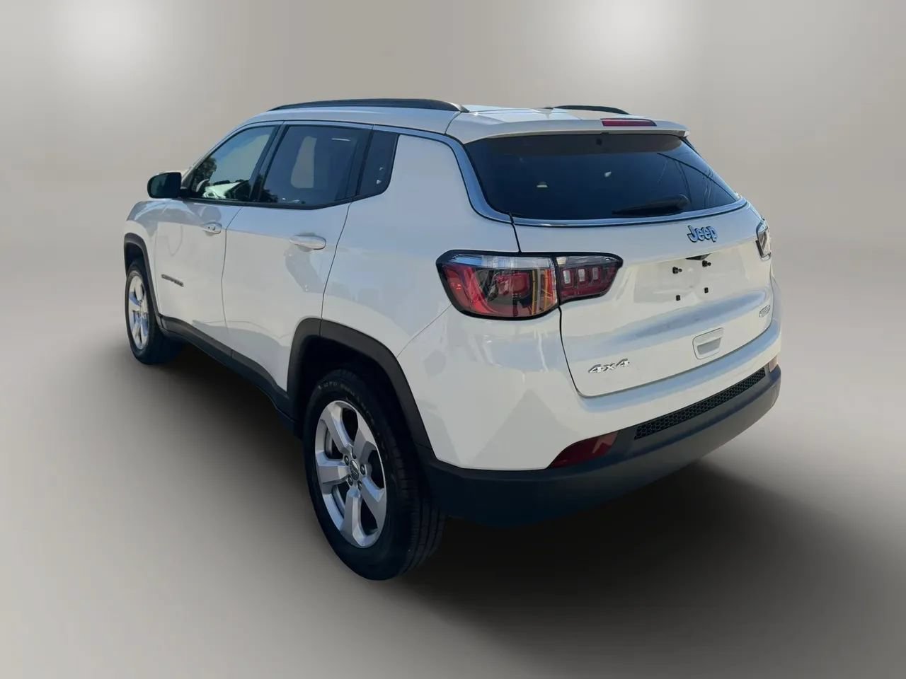 Used 2020 Jeep Compass Latitude w/ Cold Weather Group AWD/4WD image 5