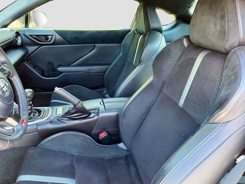 Used 2023 Toyota GR86 Premium RWD image 20
