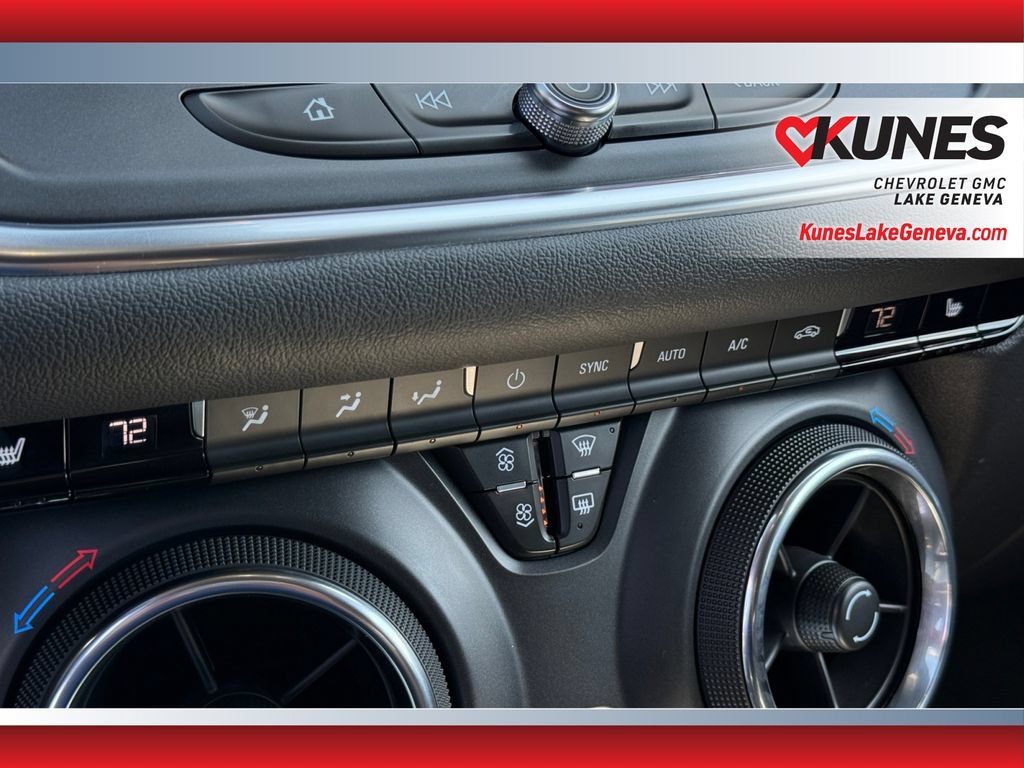 Used 2025 Chevrolet Blazer LT AWD/4WD image 27