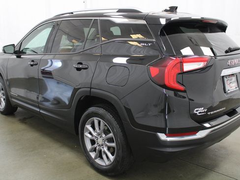 Used 2022 GMC Terrain SLT image 8