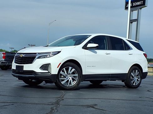Used 2023 Chevrolet Equinox LT FWD image 2