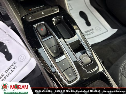 Used 2022 Chevrolet Bolt EUV LT w/ Comfort Package image 18