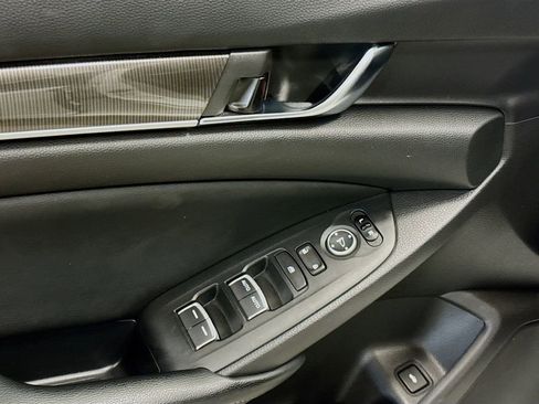 Used 2018 Honda Accord Sport image 20