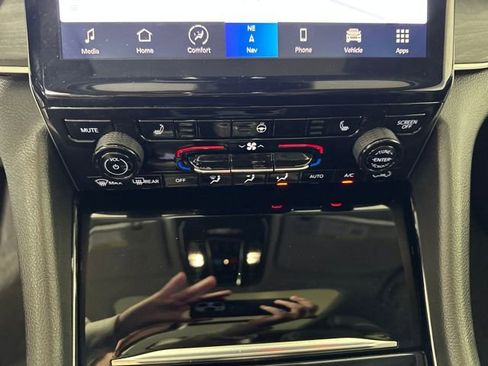 Used 2023 Jeep Grand Cherokee 4WD 4xe image 24