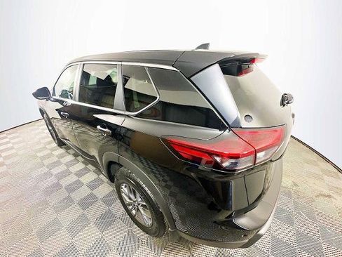 Certified 2025 Nissan Rogue S image 6