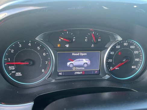 Used 2023 Chevrolet Traverse LT image 12