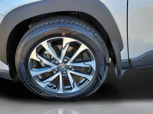 Used 2024 Toyota Corolla Cross XLE w/ Convenience Package image 10