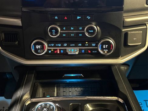 Used 2024 Ford Expedition Max XLT image 32