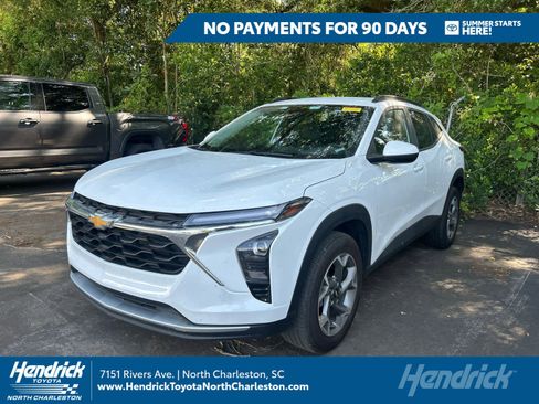 Used 2025 Chevrolet Trax LT w/ LT Convenience Package FWD image 1