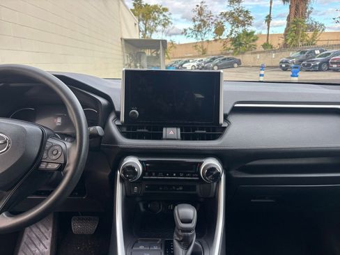 Used 2025 Toyota RAV4 LE image 18