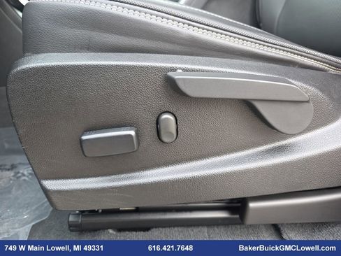 Used 2022 GMC Canyon Denali image 28