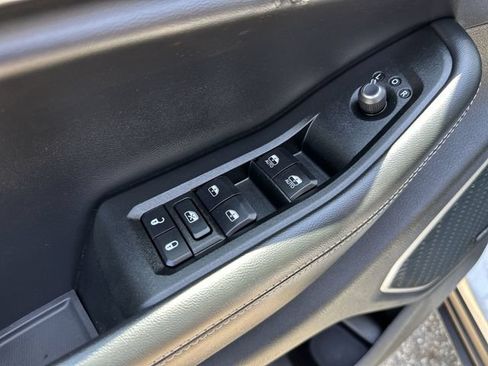 Used 2021 Jeep Grand Cherokee L Limited AWD/4WD image 17