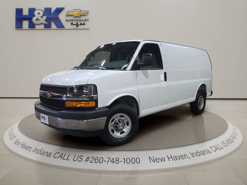 New 2026 Chevrolet Express 2500 RWD image 3