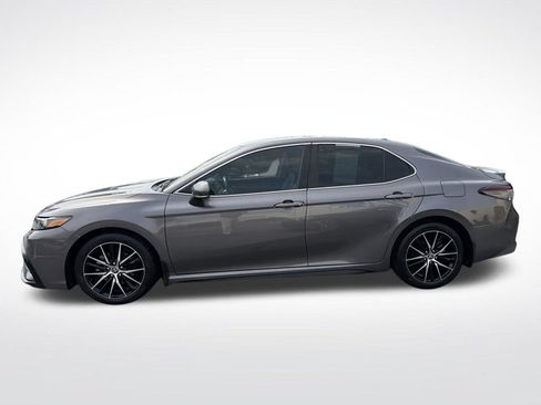 Used 2022 Toyota Camry SE FWD image 5