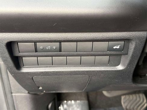 Used 2023 Mitsubishi Outlander AWD image 31