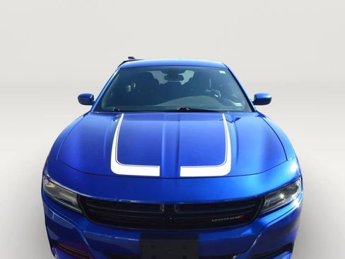 Used 2021 Dodge Charger SXT RWD image 2