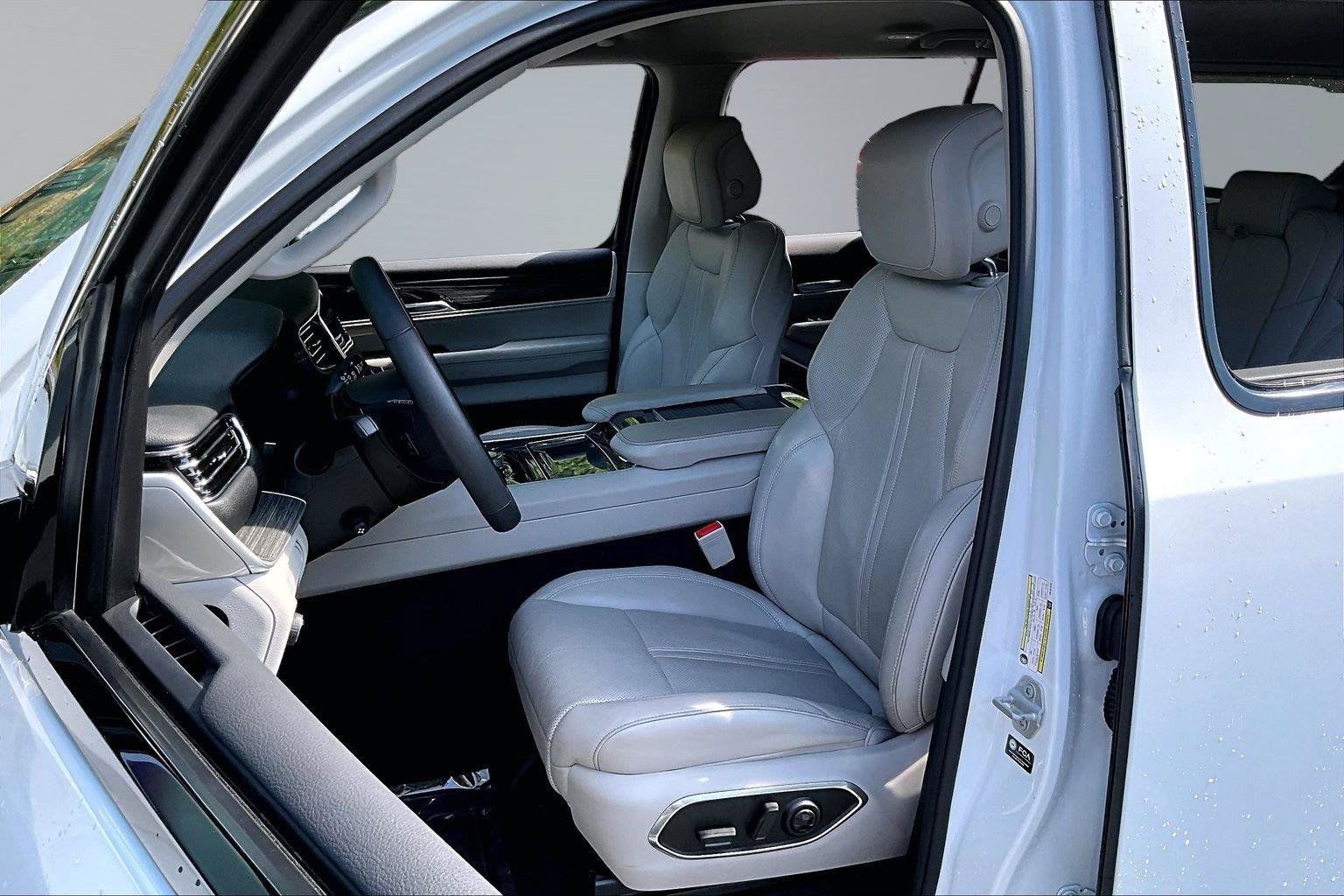 Certified 2022 Jeep Wagoneer Series II AWD/4WD image 25