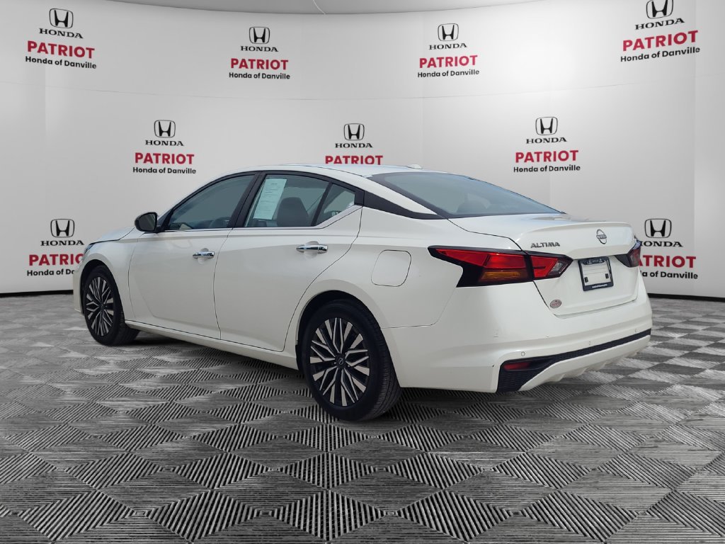 Used 2024 Nissan Altima 2.5 SV FWD image 3