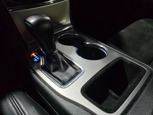 Used 2022 Jeep Grand Cherokee Laredo X RWD image 24