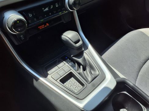 Used 2019 Toyota RAV4 XLE image 10