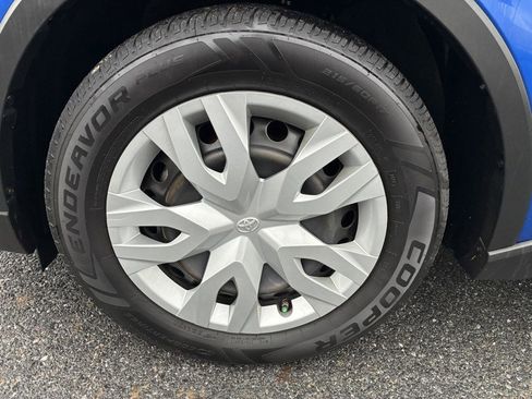 Used 2019 Toyota C-HR LE image 18