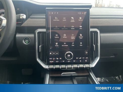 Used 2025 GMC Acadia Denali w/ Super Cruise Package image 30