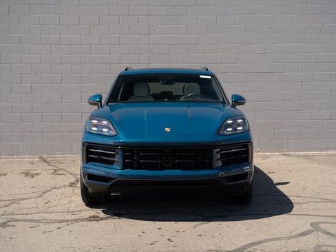 Certified 2024 Porsche Cayenne image 10