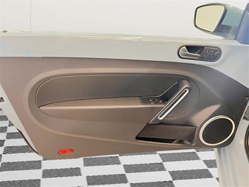 Used 2014 Volkswagen Beetle 1.8T image 14