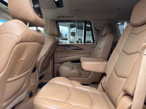 Used 2016 Cadillac Escalade Platinum AWD/4WD image 25