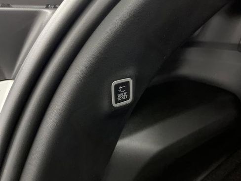 Used 2024 Jeep Wagoneer Launch Edition image 16