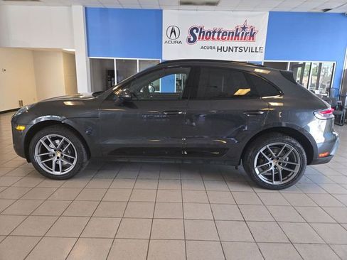 Used 2025 Porsche Macan image 5