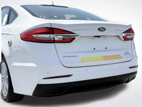 Used 2019 Ford Fusion SE image 3