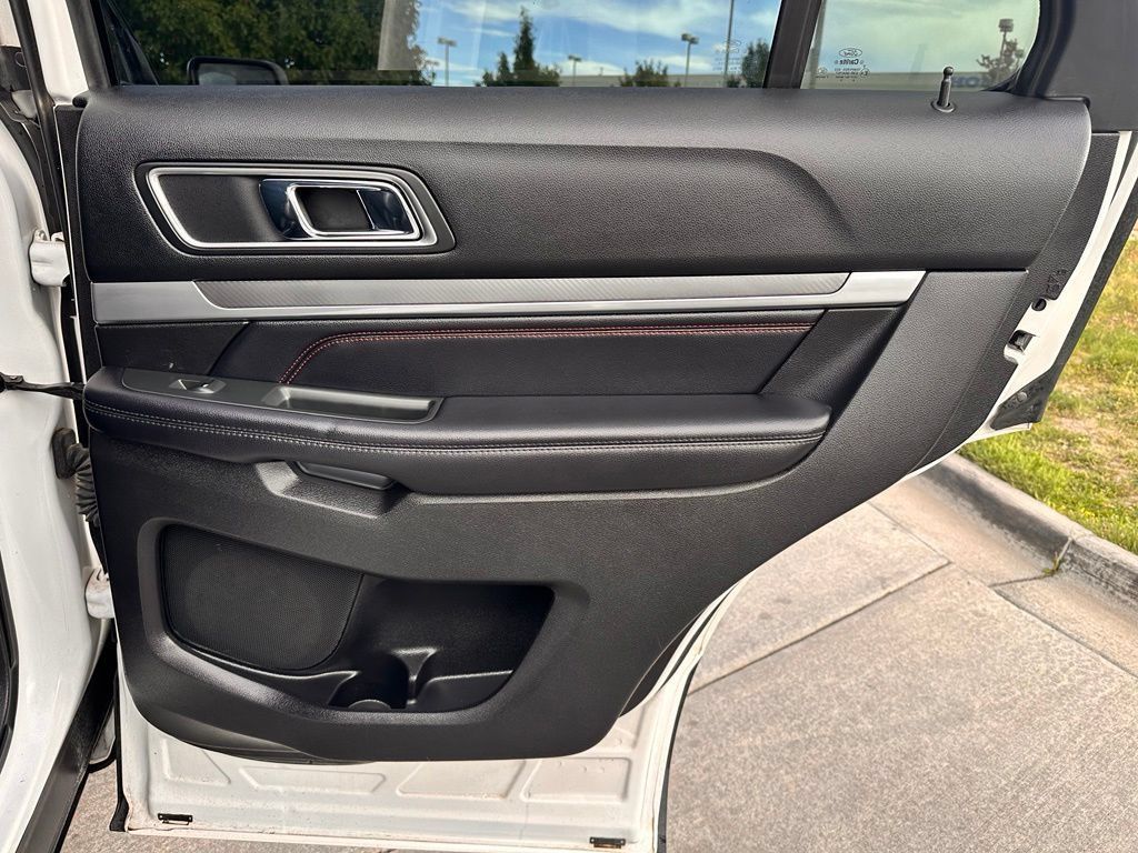 Used 2016 Ford Explorer Sport w/ Equipment Group 401A AWD/4WD image 29