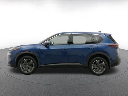 Used 2025 Nissan Rogue SV FWD image 4