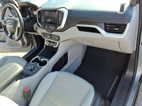 Used 2023 GMC Terrain SLT AWD/4WD image 16