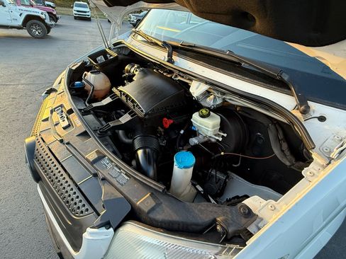 Used 2018 Mercedes-Benz Sprinter 2500 image 38