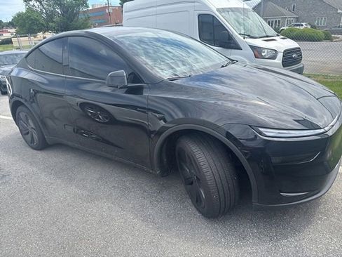 Used 2026 Tesla Model Y 2WD image 3