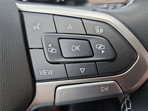 New 2026 Volkswagen Atlas SE image 17