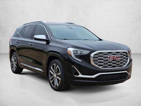 Used 2019 GMC Terrain Denali w/ Advanced Safety Package FWD image 3