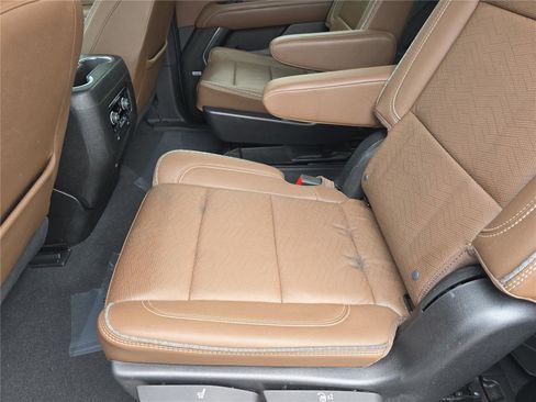 Used 2022 Chevrolet Tahoe High Country image 16